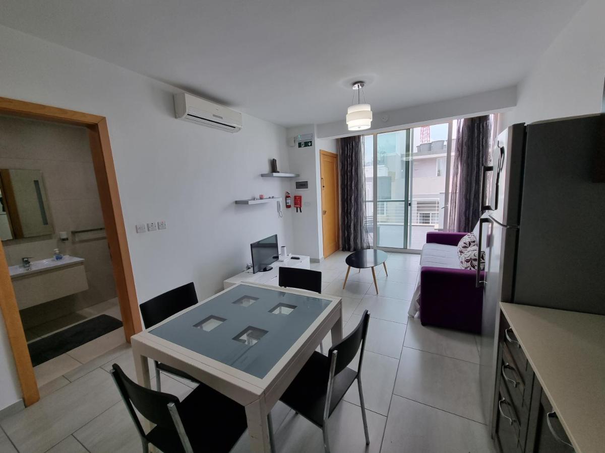 Metrostays Apartament St Julian Malta Saint Julian's Екстер'єр фото